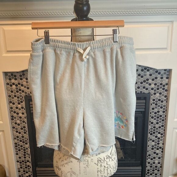Disney Dose of Disney grey distressed hem shorts with pockets, size XL, guc - Picture 1 of 10